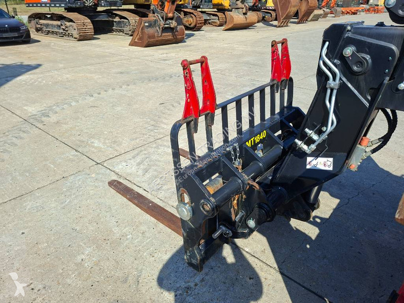 رافعة شوكية تلسكوبية Manitou