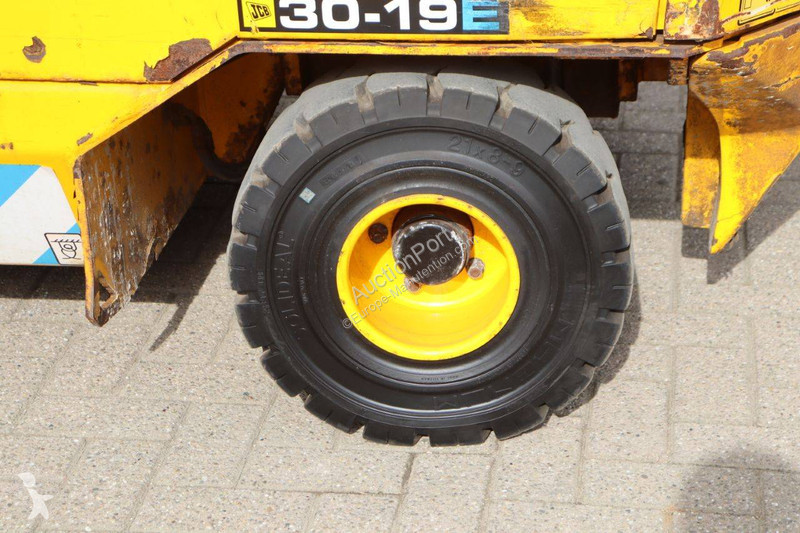 Телескопический погрузчик JCB 30-19E