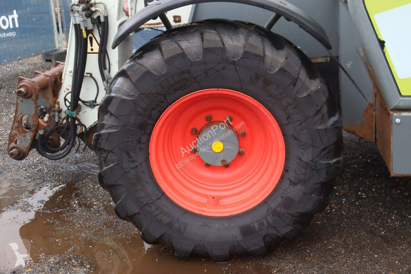 رافعة شوكية تلسكوبية Claas SCORPION