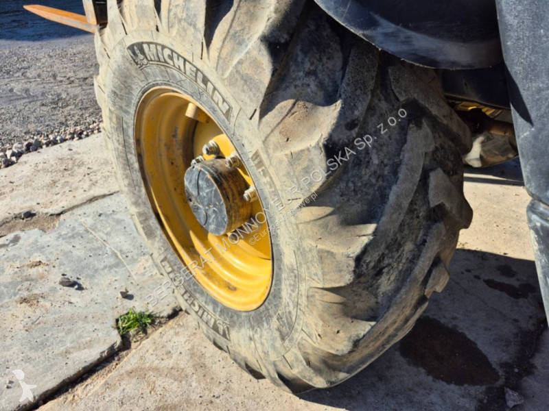Teleskopický vozík Caterpillar TH3510D