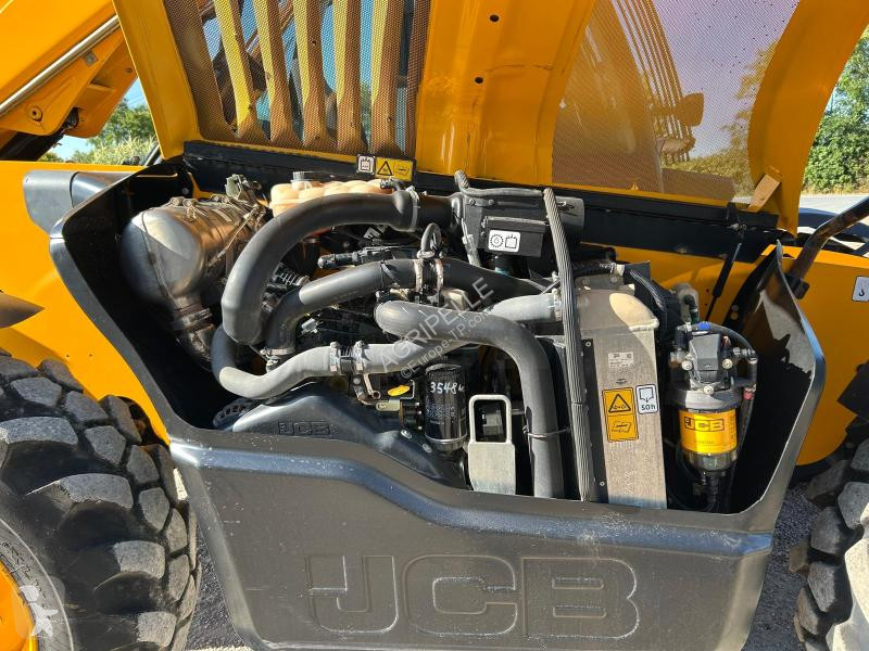Încărcător telescopic JCB