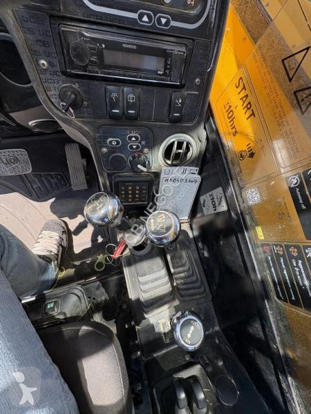 Încărcător telescopic JCB