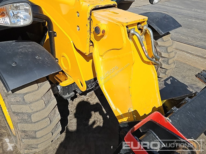Teleskopický vozík JCB 525-60 Hi Viz