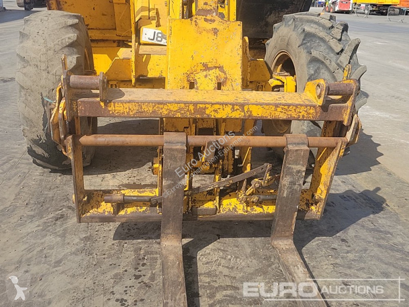 Teleskopický vozík JCB 525-67