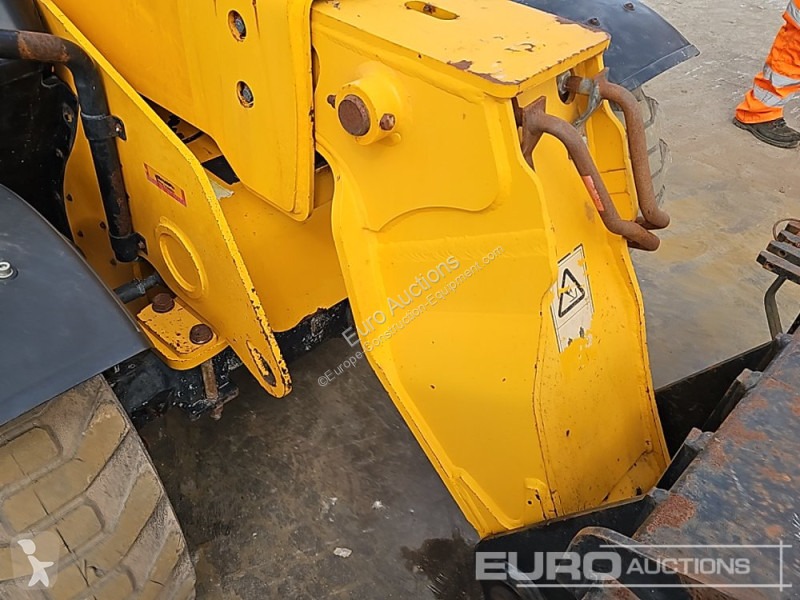 Teleskopický vozík JCB 525-60 Hi Viz