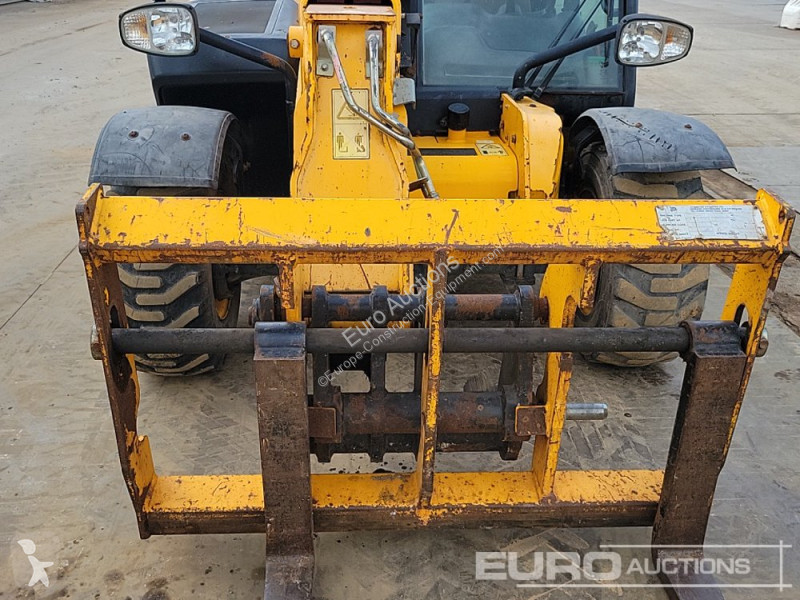 Teleskopický vozík JCB 525-60 Hi Viz