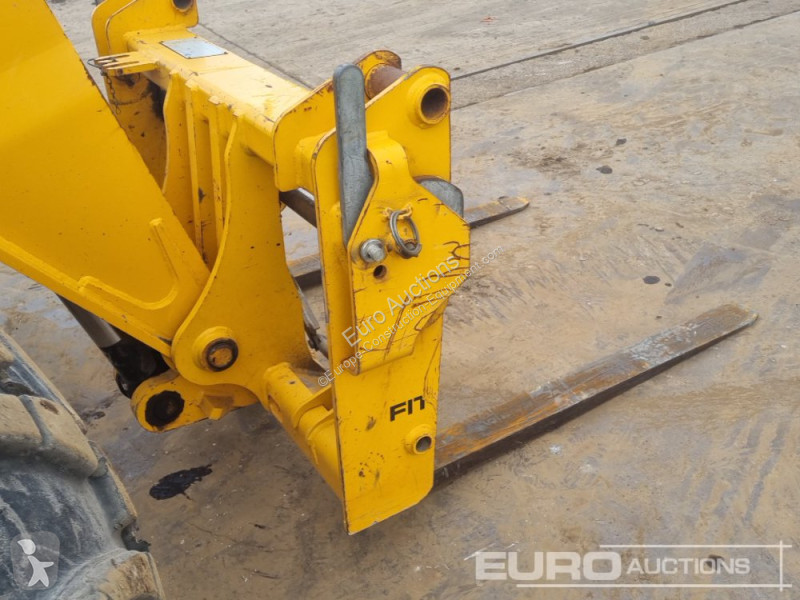 Teleskopický vozík JCB 535-95