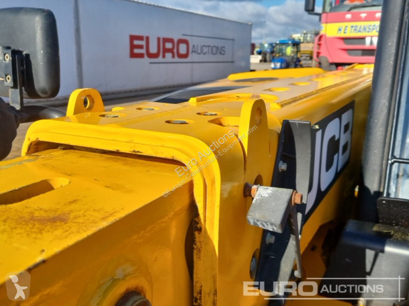 Teleskopický vozík JCB 525-60 Hi Viz