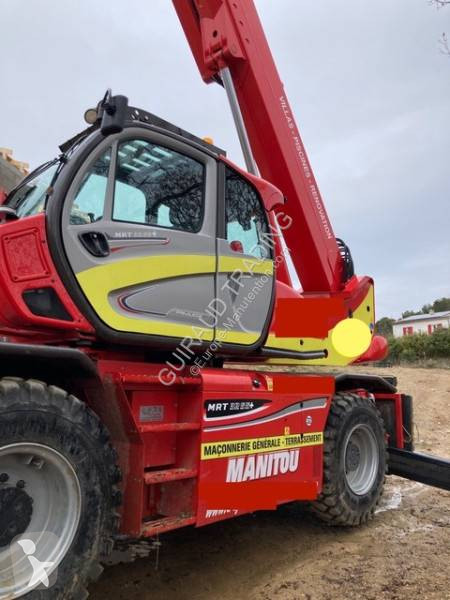 Teleskopický manipulátor Manitou MRT 3255