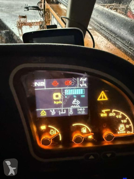 رافعة شوكية تلسكوبية JCB