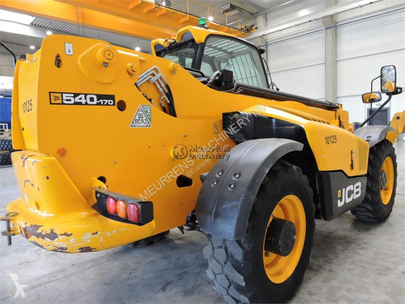رافعة شوكية تلسكوبية JCB