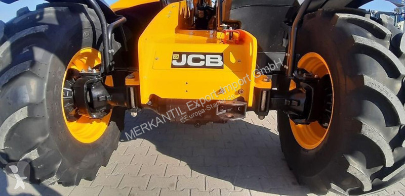 رافعة شوكية تلسكوبية JCB