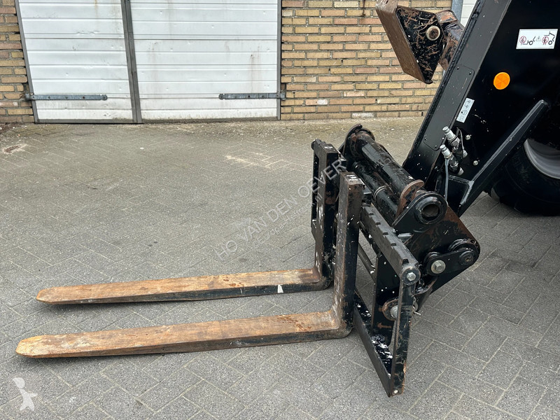 Teleskopický manipulátor Manitou MT1033