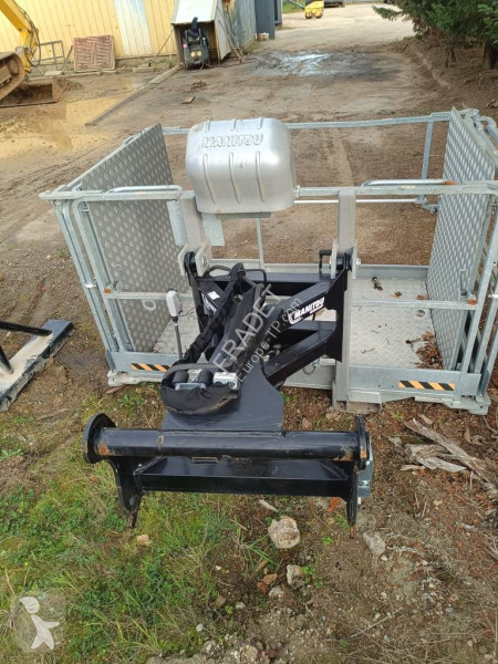 Teleskopický manipulátor Manitou MRT 1840