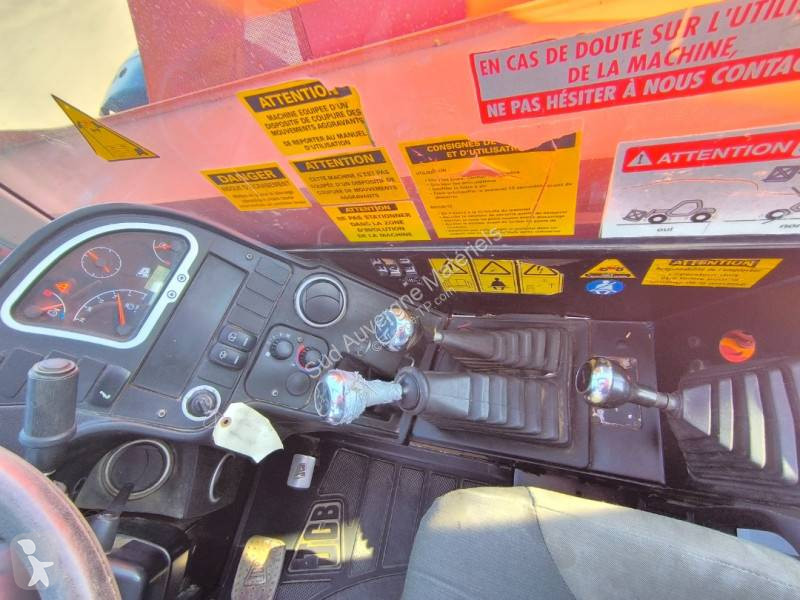 رافعة شوكية تلسكوبية JCB