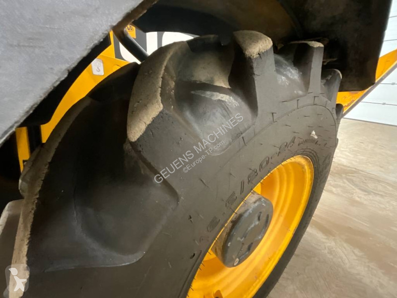 رافعة شوكية تلسكوبية JCB