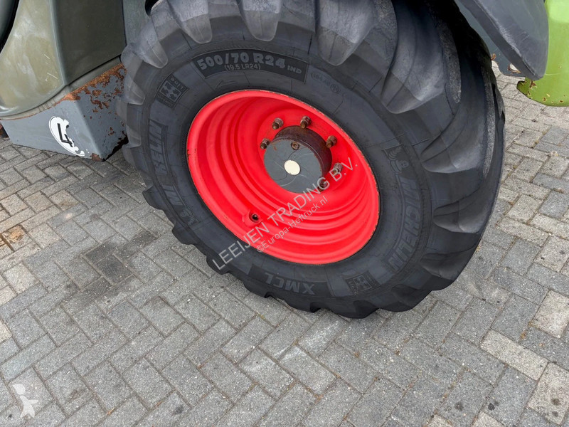 رافعة شوكية تلسكوبية Claas 9040 Telehandler...