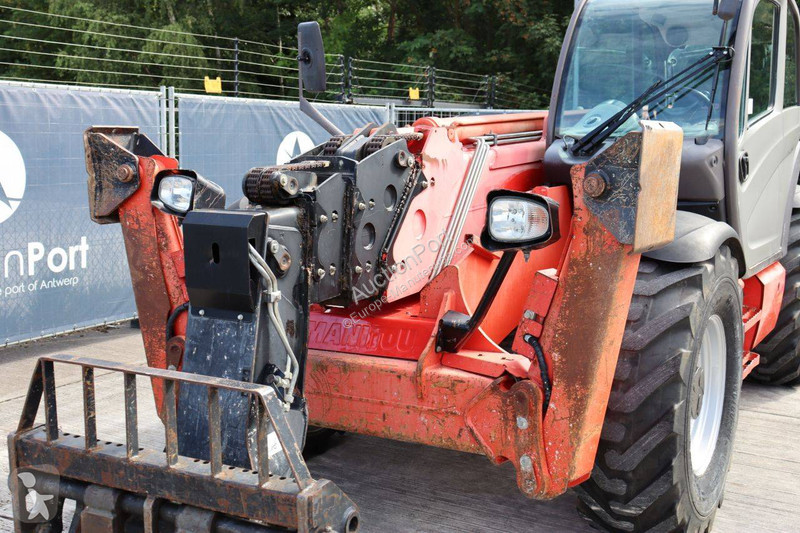 Телескопический погрузчик Manitou