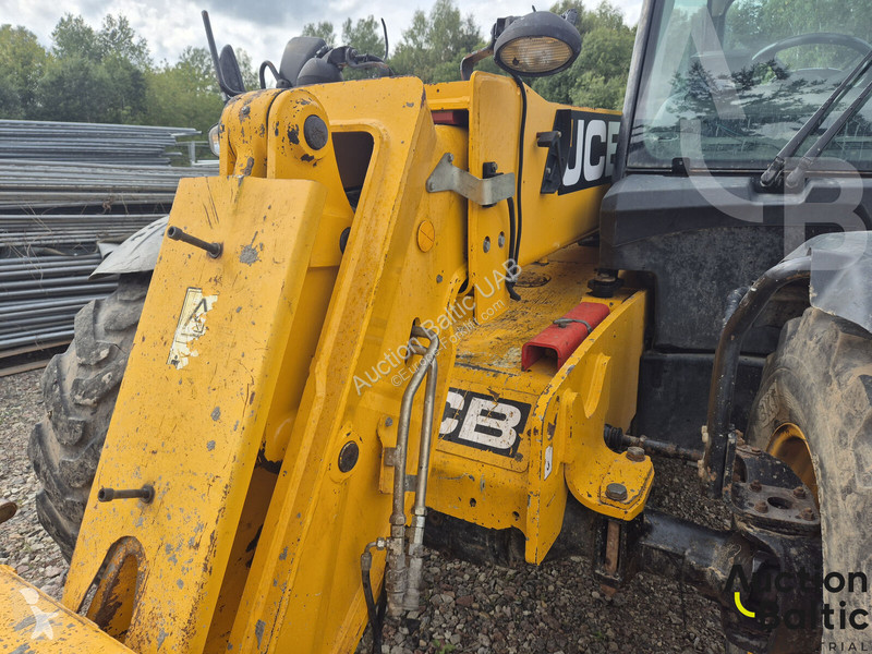 Teleszkópos targonca JCB