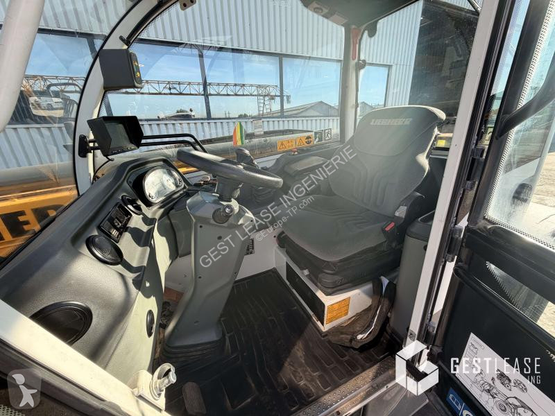 Carretilla telescópica Liebherr  T33-10S