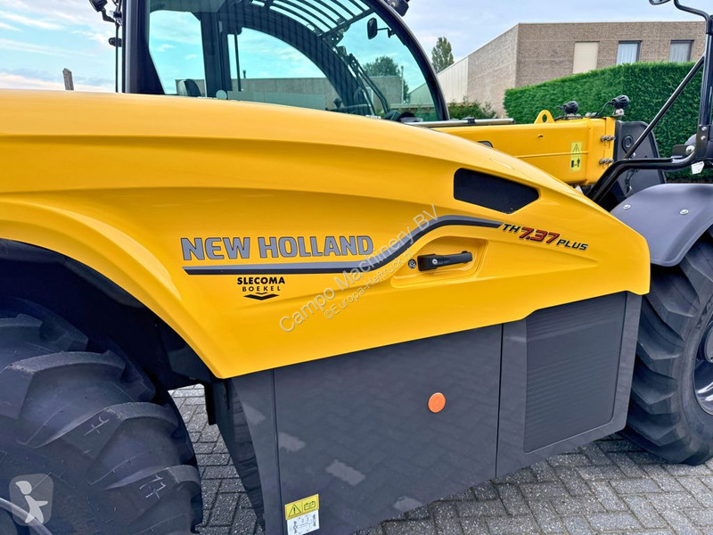 Teleskopický vozík New Holland TH7.37 Plus