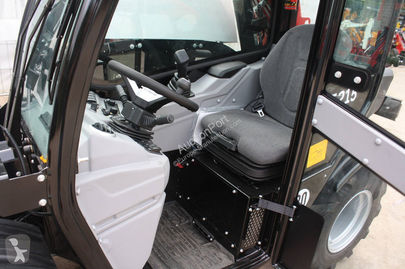 Teleskopický vozík Terex T5215