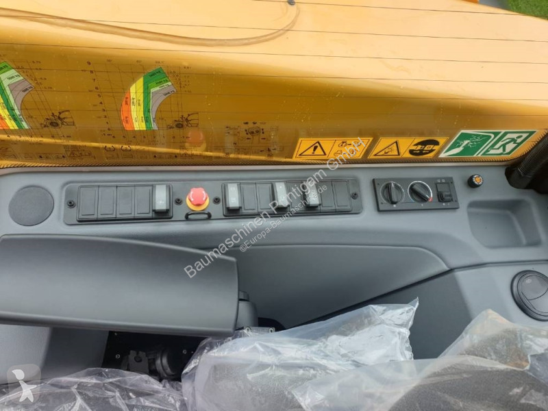 رافعة شوكية تلسكوبية Liebherr T 60-9 S