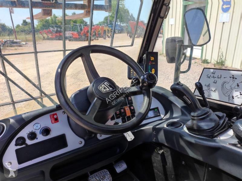 Încărcător telescopic JCB