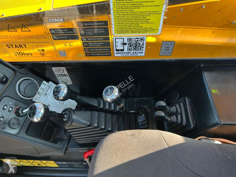 Încărcător telescopic JCB