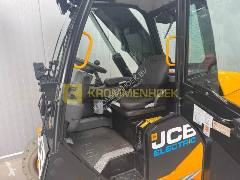 Sollevatori telescopici JCB 35-22E Demo