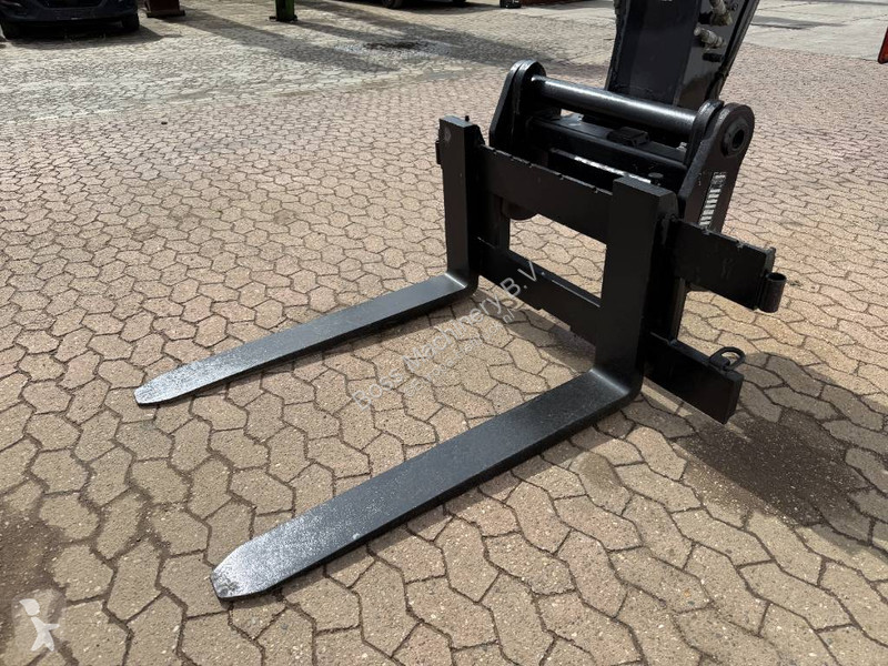 رافعة شوكية تلسكوبية Manitou MRT2150+ Privilege...