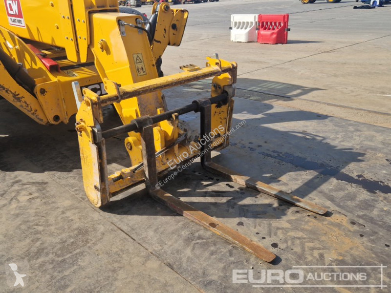 رافعة شوكية تلسكوبية JCB 540-140 Hi Viz