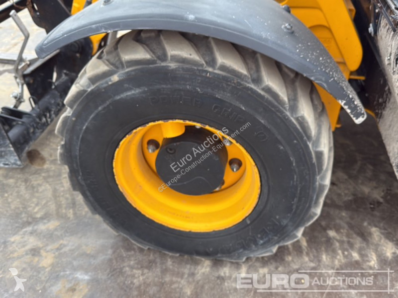 رافعة شوكية تلسكوبية JCB 525-60 Hi Viz