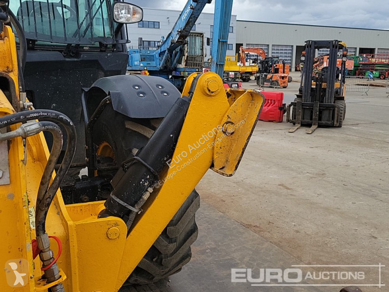 Teleskopický vozík JCB 540-140 Hi Viz