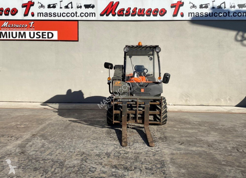 Teleskoplastare Ausa T144