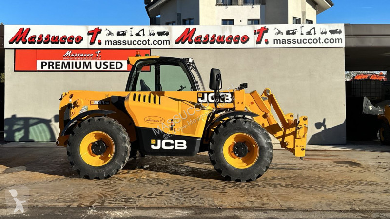 رافعة شوكية تلسكوبية JCB