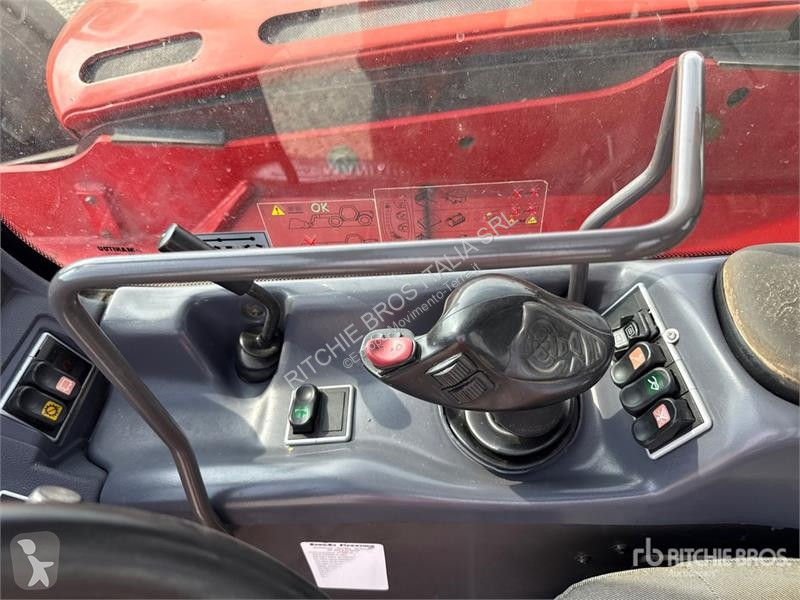 Телескопічний навантажувач Manitou...