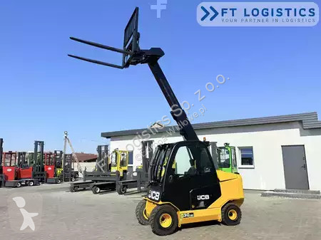 Teleskopický manipulátor JCB