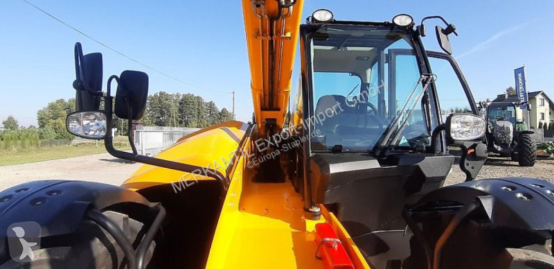رافعة شوكية تلسكوبية JCB