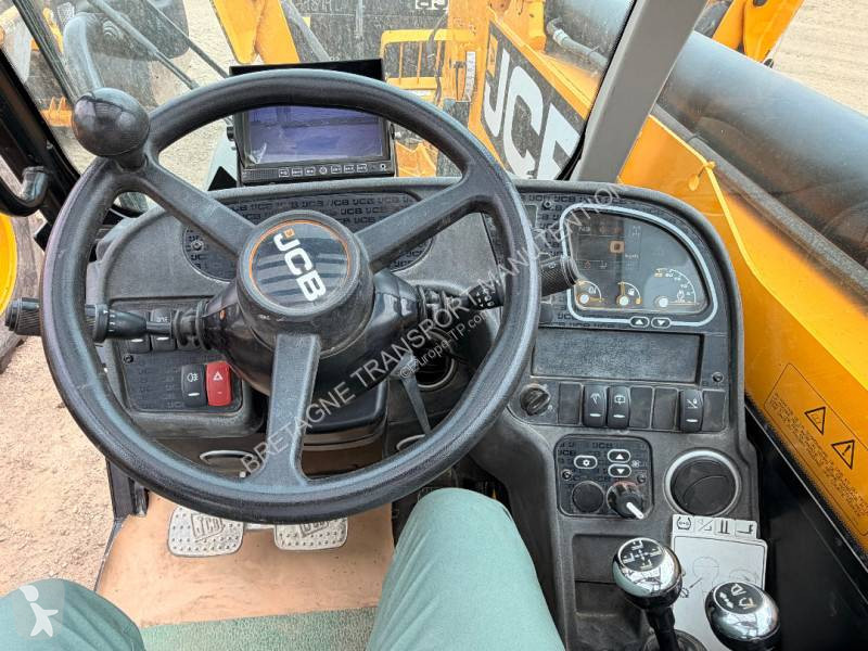 Teleskopický manipulátor JCB 540-180