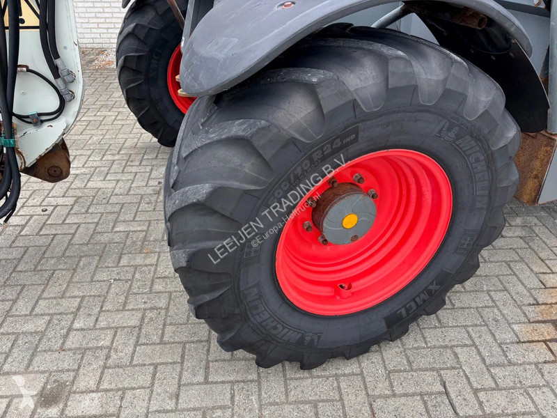 رافعة شوكية تلسكوبية Claas 9040 Telehandler...