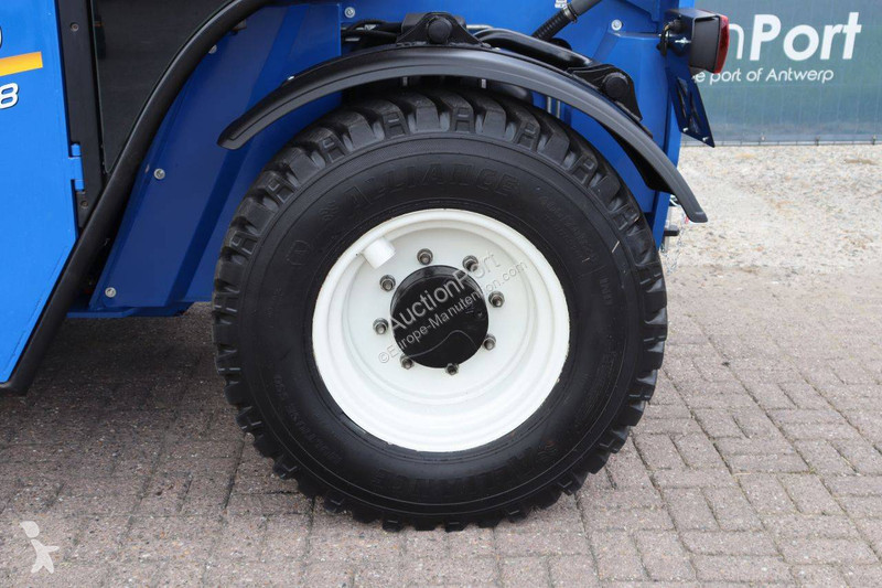 Teleskopický manipulátor New Holland LM628