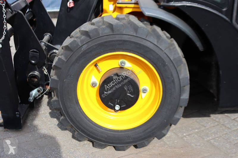 Телескопический погрузчик JCB 514-40 CON
