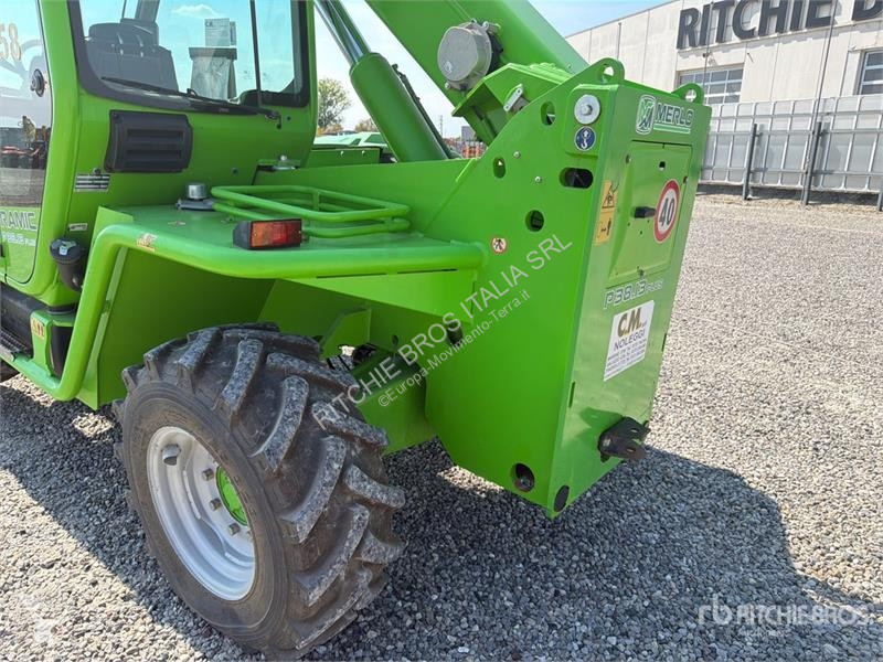 Телескопічний навантажувач Merlo P38.13PLUS