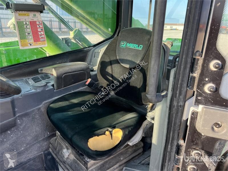 رافعة شوكية تلسكوبية Merlo P27.6 Telehandler