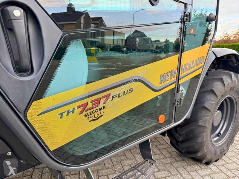 Teleskopický vozík New Holland TH7.37 Plus