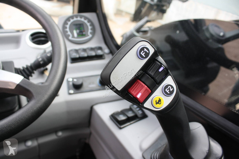 Teleskopický vozík Terex T5215