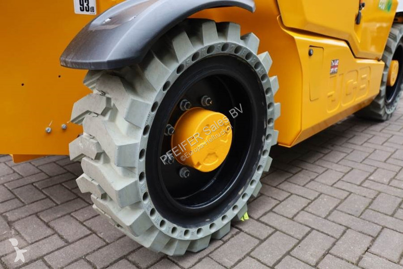 رافعة شوكية تلسكوبية JCB 525-60E Valid...
