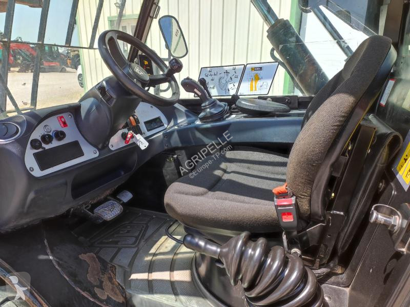 Încărcător telescopic JCB