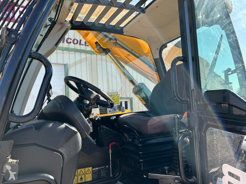 Încărcător telescopic JCB
